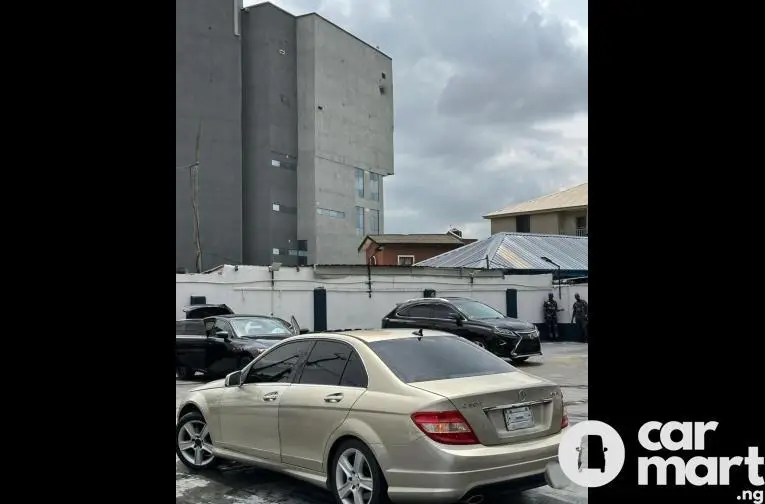 Pre-Owned 2010 Mercedes Benz C300