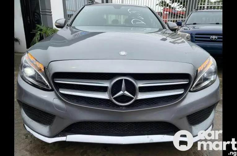 2016 Foreign-used Mercedes Benz C300 - 1/5