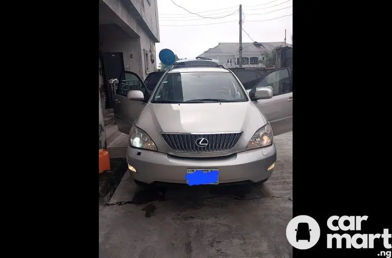 Clean Registered 2005 Lexus RX330 With Tesla Screen - 1/5