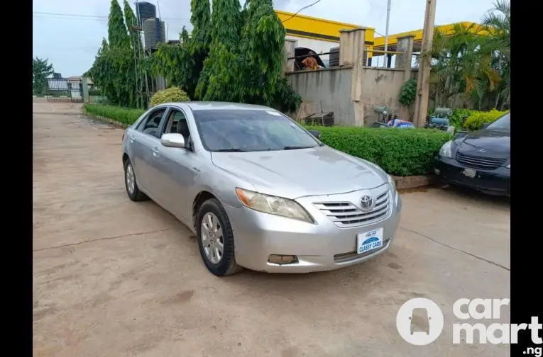 Used Toyota Camry 2007 - 2/5