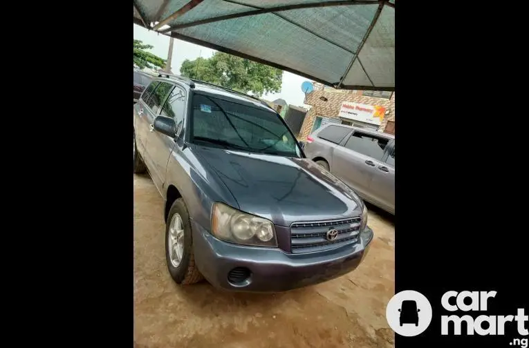 Clean Registered 2003 Toyota Highlander 4WD V6 - 4/5