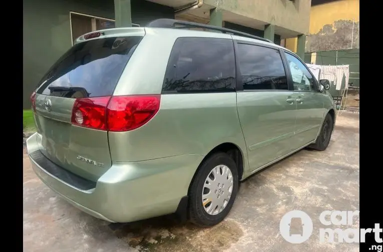 2007 Foreign-used Toyota Sienna CE - 5/5