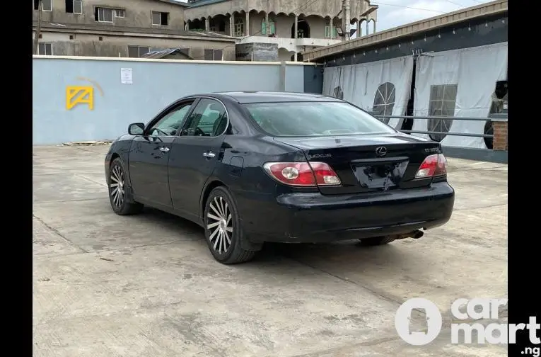 2004 Lexus ES 330