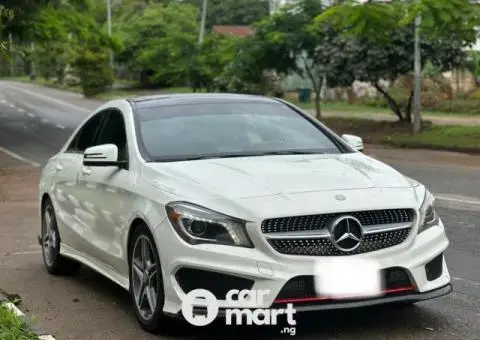 Super clean 2016 Mercedes Benz CLA250 - 2/5