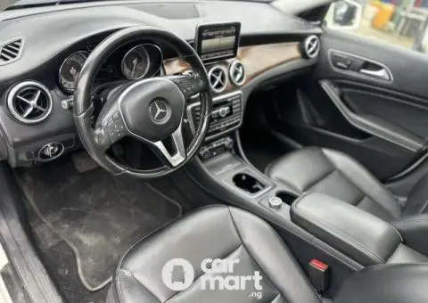 Tokunbo 2015 Mercedes Benz GLA250 - 2/5