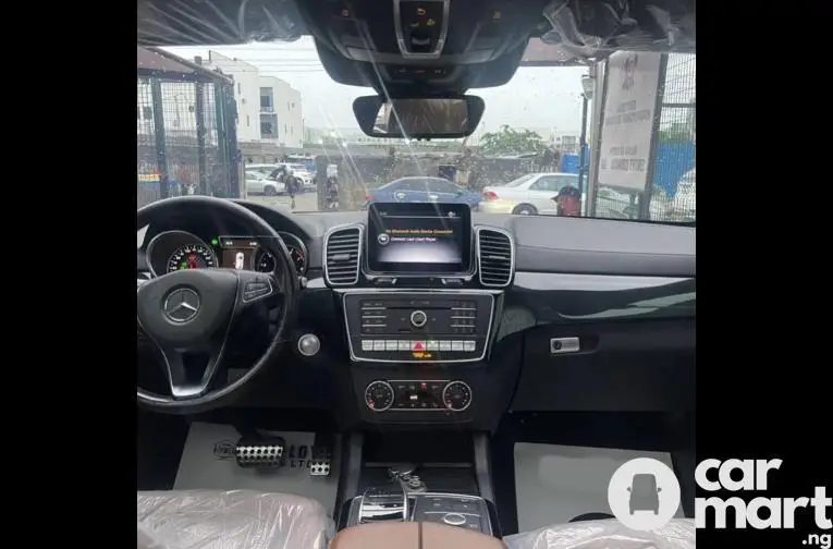 Tokunbo 2019 Mercedes Benz GLE43 - 2/5