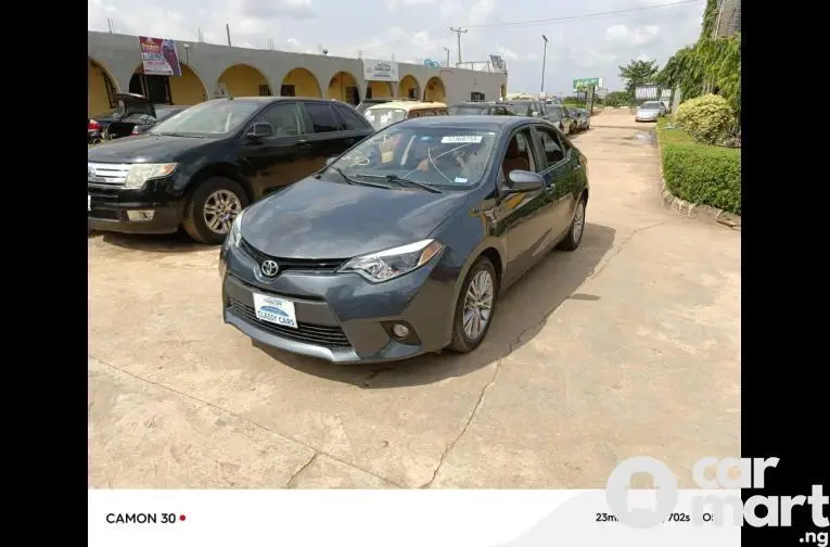 Super Clean 2014 Toyota Corolla - 3/5