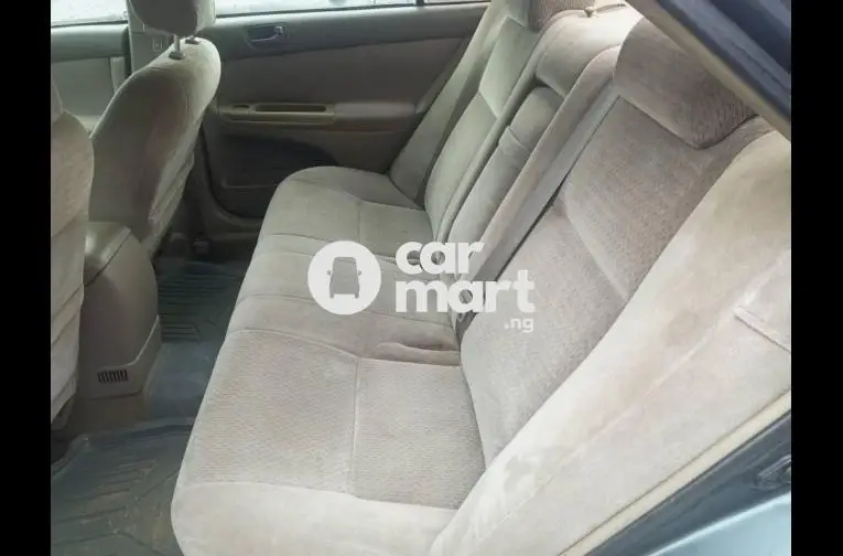 Clean Registered 2005 Toyota Camry XLE - 3/5