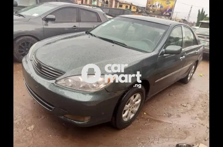 Clean Registered 2005 Toyota Camry XLE - 4/5