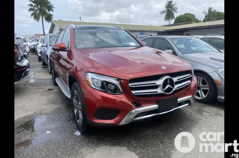 Foreign Used 2017 Mercedes Benz glc300 - 2/5