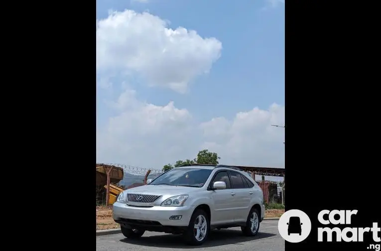 DISTRESS SALE  SUPER CLEAN LEXUS RX330 WITH RAV4 ENGINE - 2/5