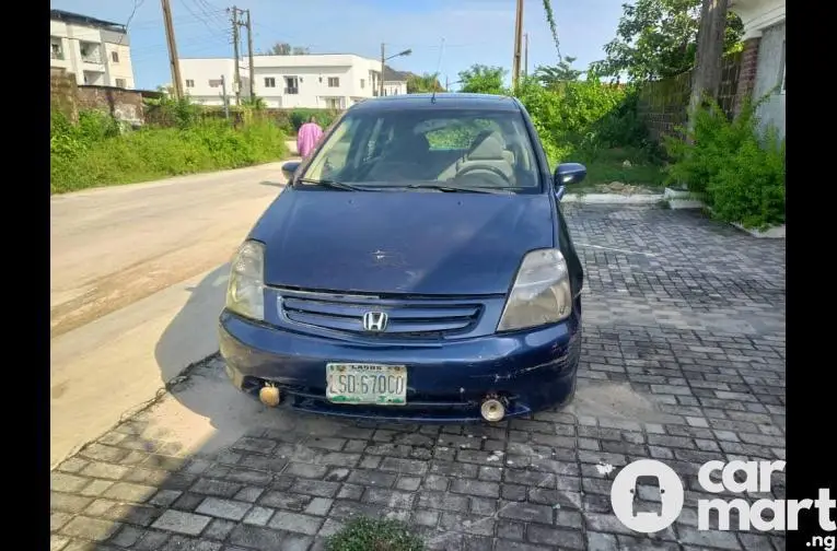 Clean Registered 2003 Honda Stream With DVD Screen - 4/5