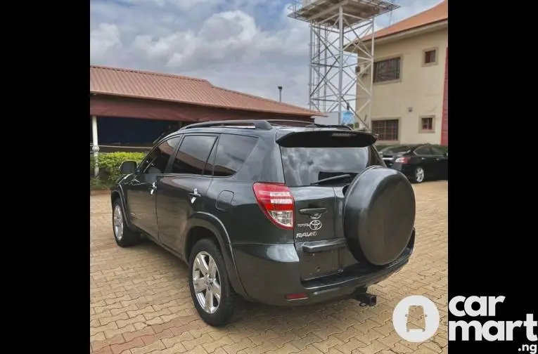 SUPER CLEAN 2010 TOYOTA RAV4 V6 - 4/5