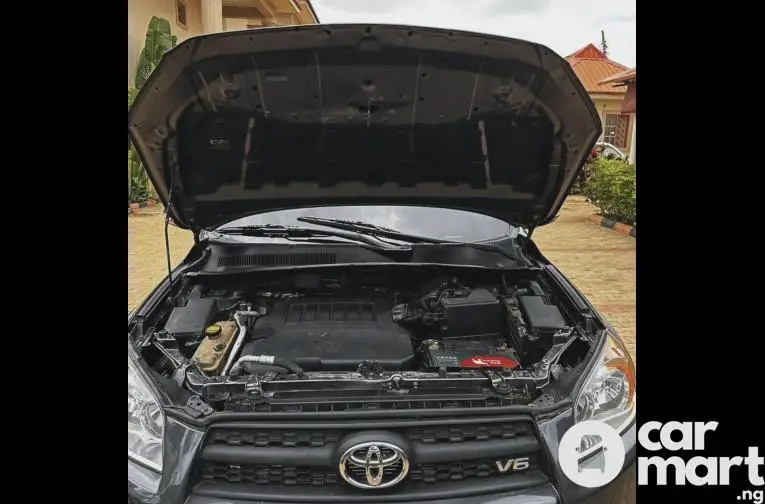 SUPER CLEAN 2010 TOYOTA RAV4 V6 - 5/5