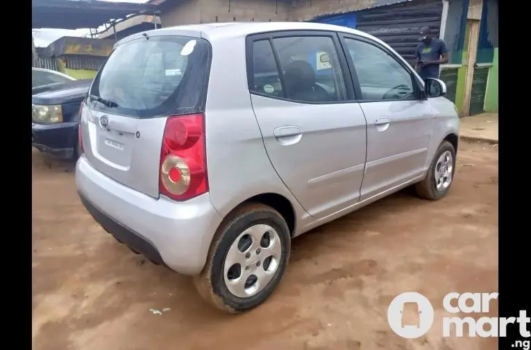 Clean Registered 2011 KIA Picanto - 1/5