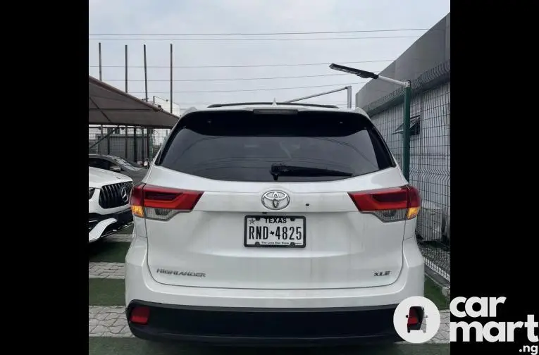 Tokunbo 2019 Toyota Highlander XLE - 4/5