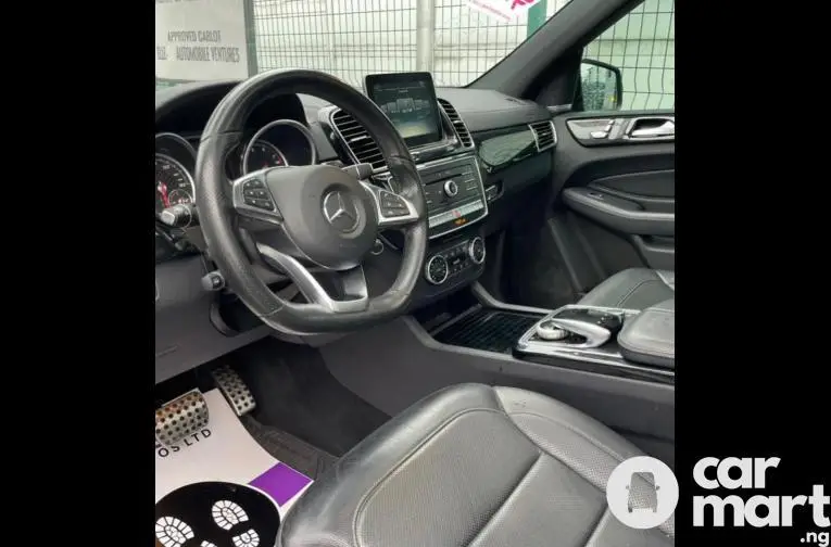 Tokunbo 2017 Mercedes Benz GLE43 - 2/5