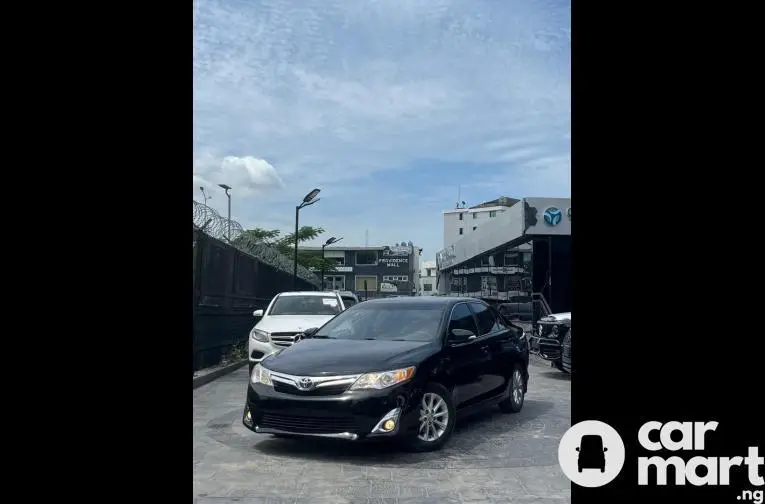 Tokunbo 2013 Toyota Camry LE - 2/5