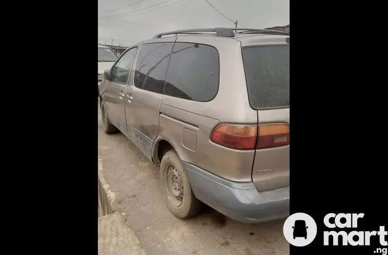 Used 2002 Toyota Sienna - 3/5