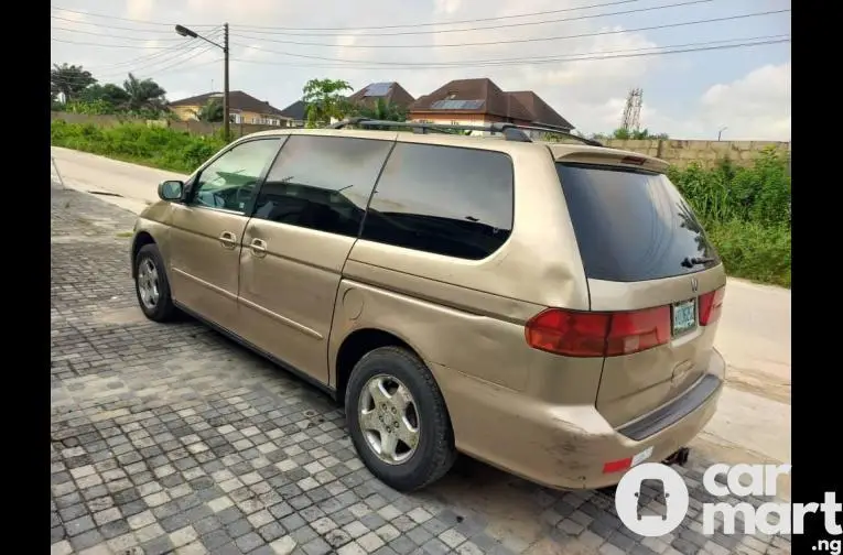 Clean First Body 2002 Honda Odyssey - 4/5