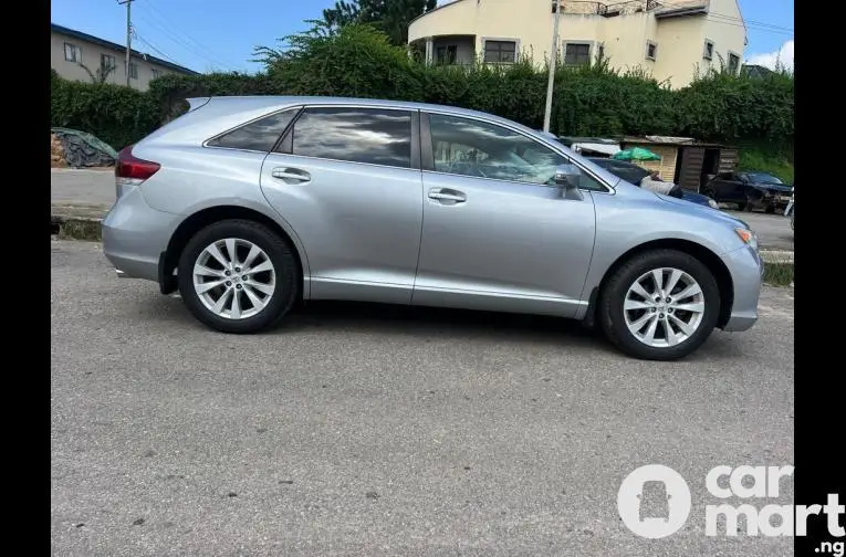 2015 Foreign-used Toyota Venza XLE - 5/5