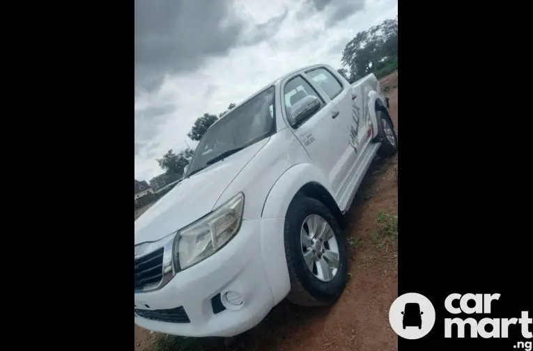 Unregistered 2014 Toyota Automatic Hilux - 4