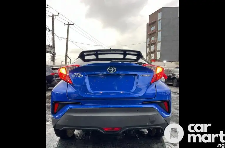 Tokunbo 2018 Toyota CHR (Hybrid) - 4/5