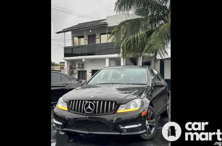 Tokunbo 2009 Facelift to 2014 Mercedes Benz C300