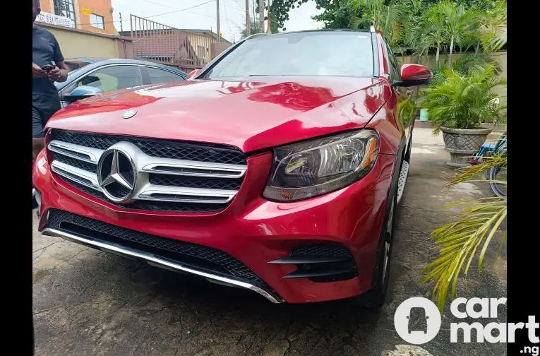 Foreign used 2016 Mercedes Benz GLC300 - 2/5