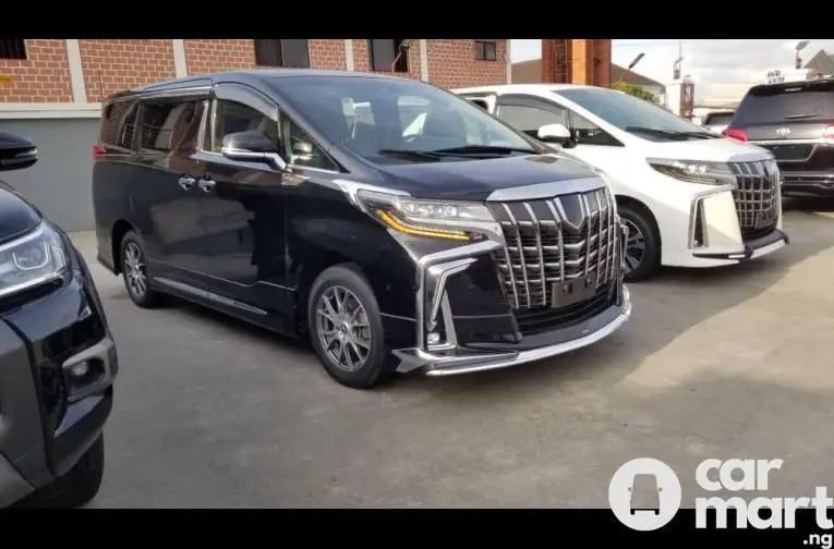 Premium Foreign Used 2022 Toyota Alphard Fully Loaded