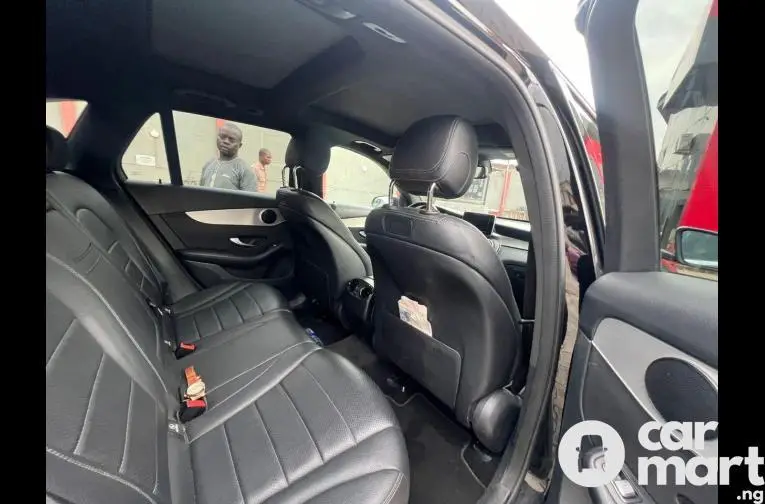 Foreign used 2019 Mercedes Benz GLC300 (Full option) - 4/5