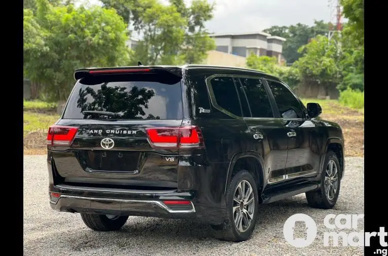 TOKS STANDARD 2023 UPGRADED TOYOTA LAND CRUISER