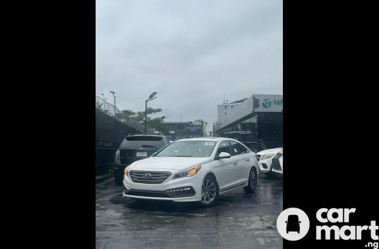 Tokunbo 2017 Hyundai Sonata (Sport) - 1/5