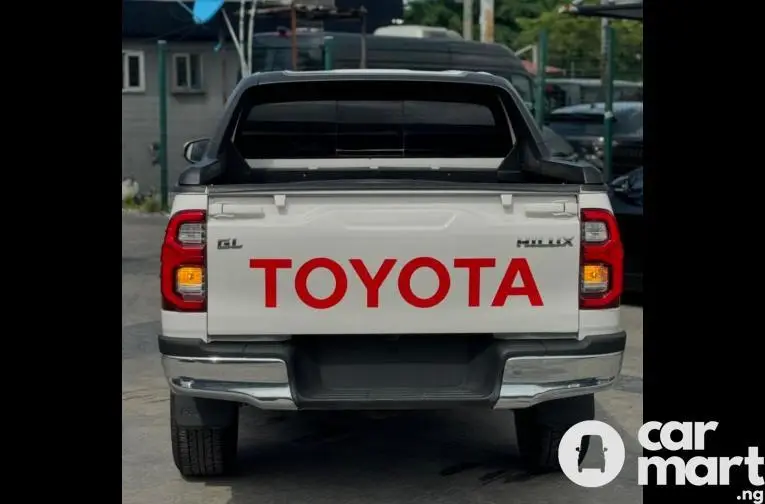 Tokunbo 2017 Facelift to 2021 Toyota Hilux (Adventure)