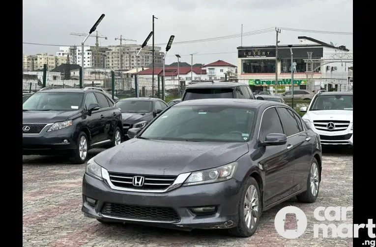 Pre-Owned 2014 Honda Accord - 2/5