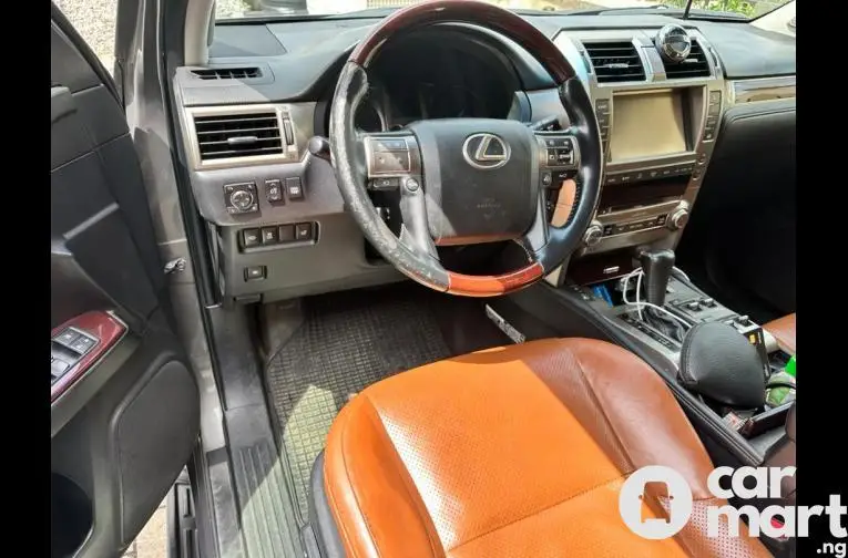 Rarely used 2014 Lexus Gx 460 Premium - 1/5