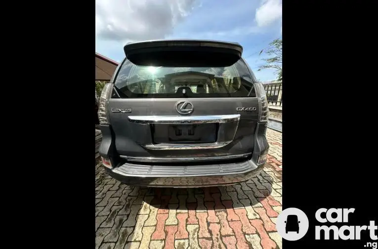 Rarely used 2014 Lexus Gx 460 Premium - 2/5