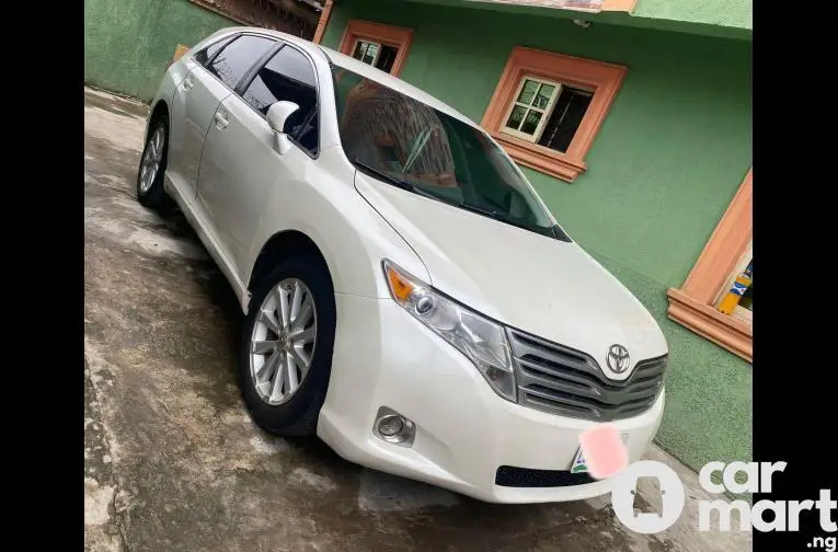 Pre-Owned 2010 Toyota Venza Full Option - 4/5