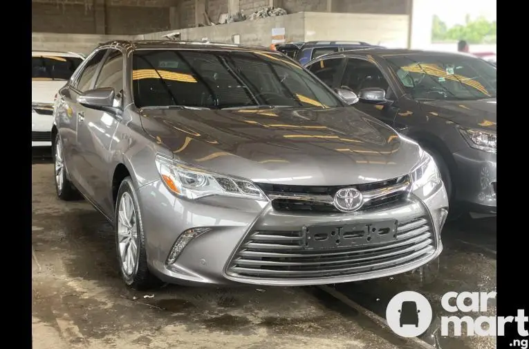 Foreign Used 2016 Toyota camry - 2/5