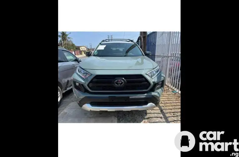 2020 Toyota RAV4 - 3/5