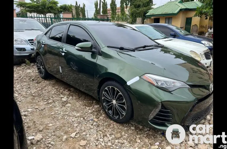 Toyota Corolla 2014 UPGRADE 2017 - 1