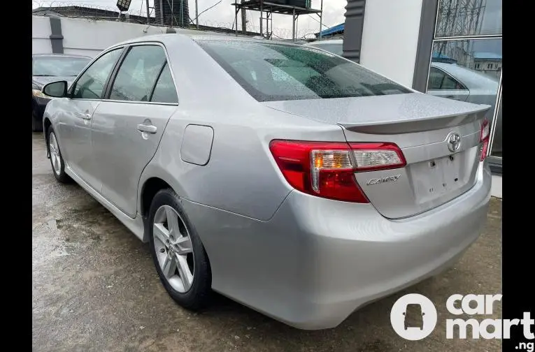 Foreign-used 2013 Toyota Camry Sport - 4/5