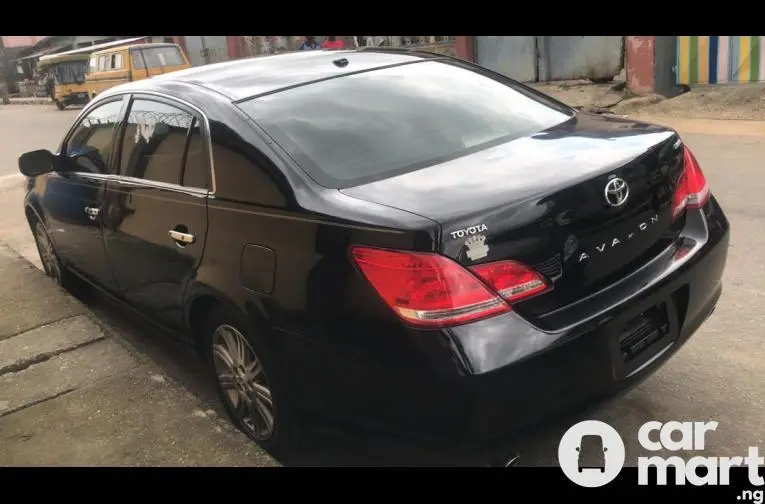 Used Toyota Avalon 2010 - 4/5