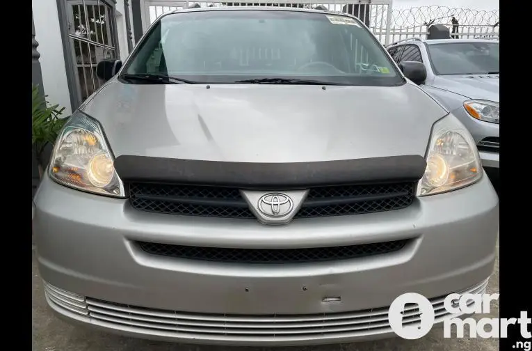 2005 Foreign-used Toyota Sienna LE - 1