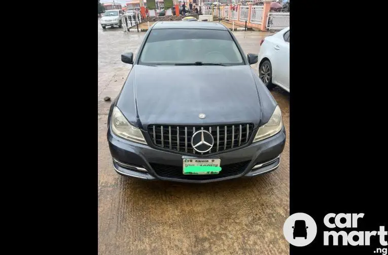 SUPER DISTRESS SALE 2012 MERCEDES BENZ C250 - 1