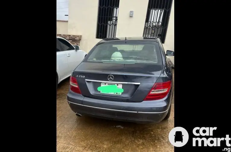 SUPER DISTRESS SALE 2012 MERCEDES BENZ C250 - 4/5