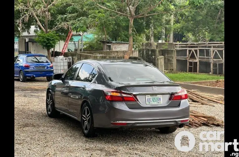 SUPER CLEAN 2017 UPGRADED HONDA ACCORD - 5/5