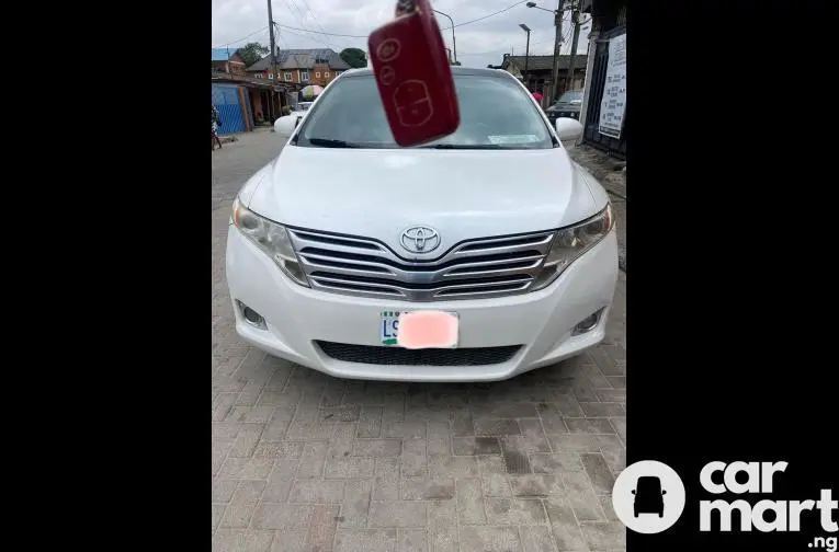 Belgium Grade 2010 Toyota Venza AWD Full Option - 1/5