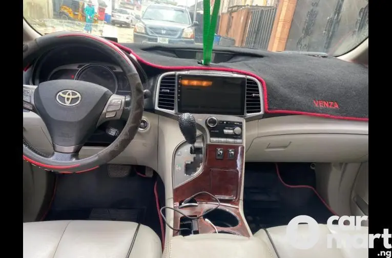 Belgium Grade 2010 Toyota Venza AWD Full Option - 2