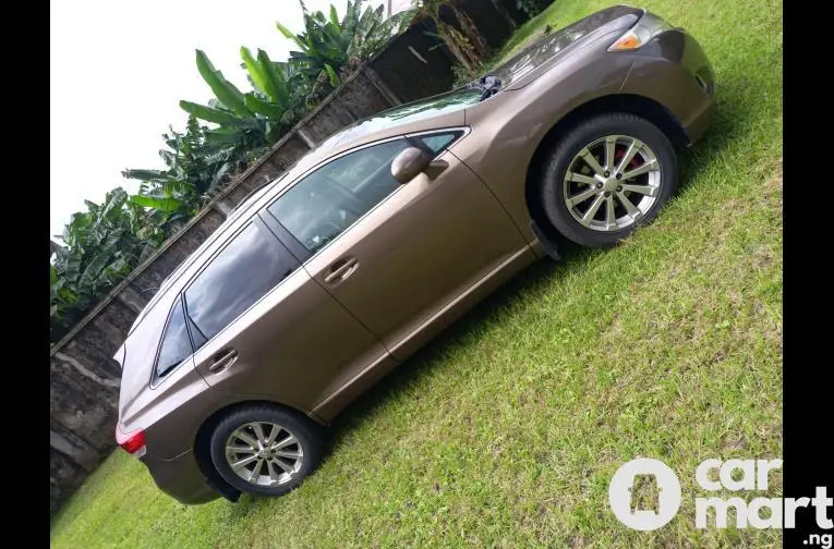 Used 2013 Toyota Venza - 4/5